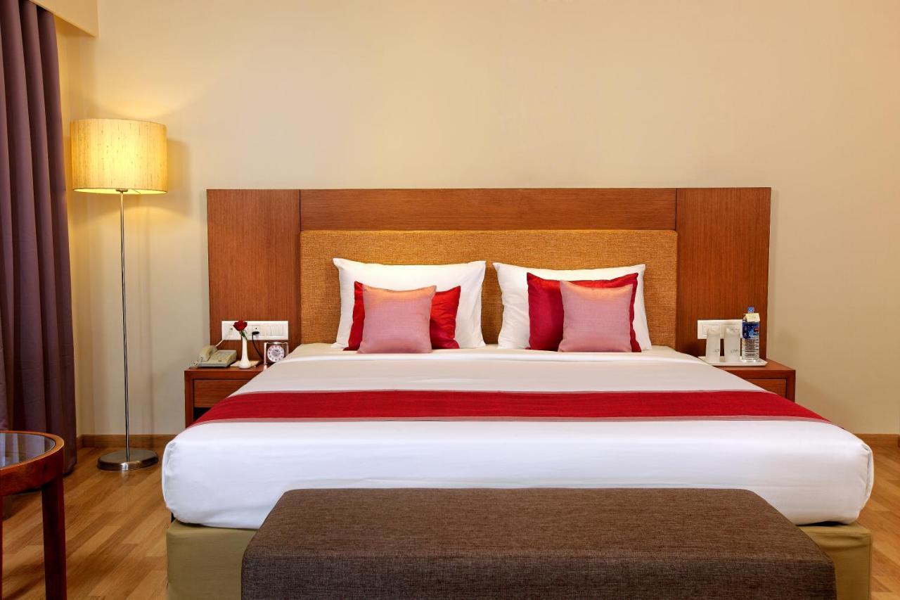 Hotel Park Residency Adoor Adur Zewnętrze zdjęcie