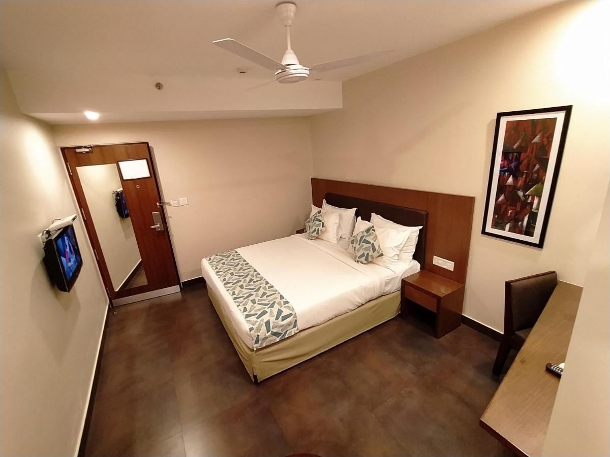 Hotel Park Residency Adoor Adur Zewnętrze zdjęcie