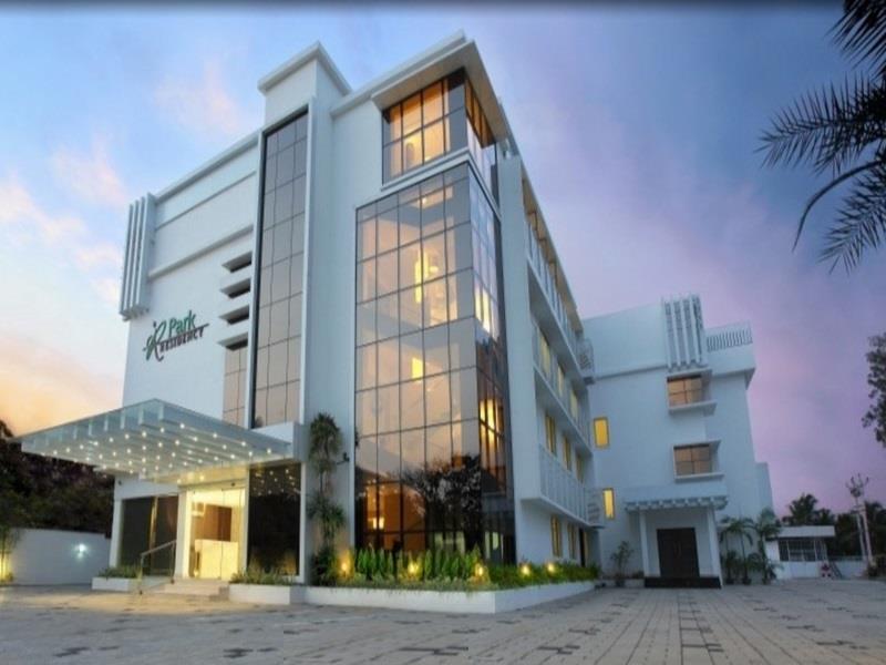 Hotel Park Residency Adoor Adur Zewnętrze zdjęcie