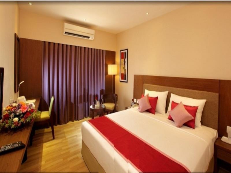 Hotel Park Residency Adoor Adur Zewnętrze zdjęcie