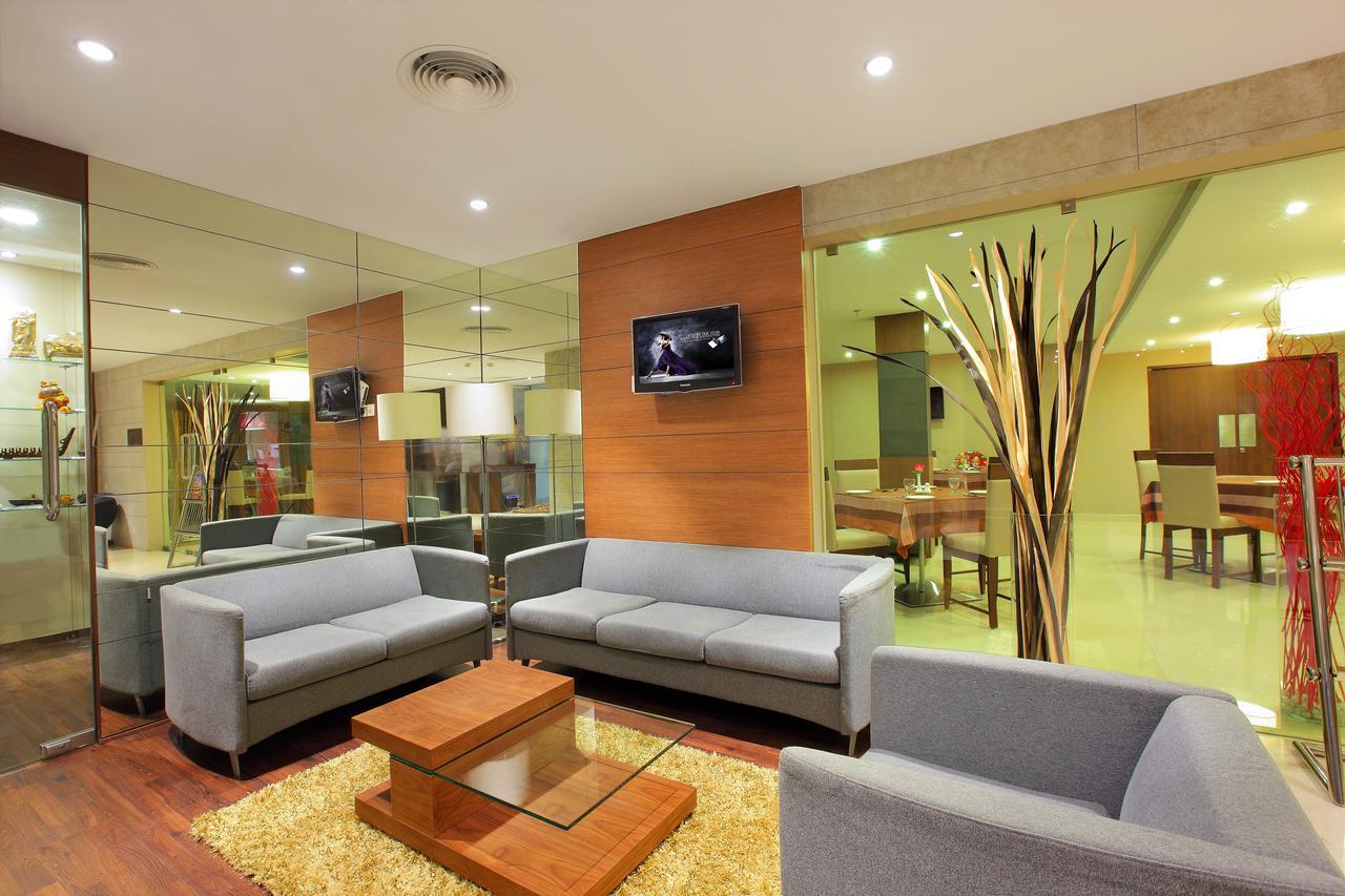 Hotel Park Residency Adoor Adur Zewnętrze zdjęcie