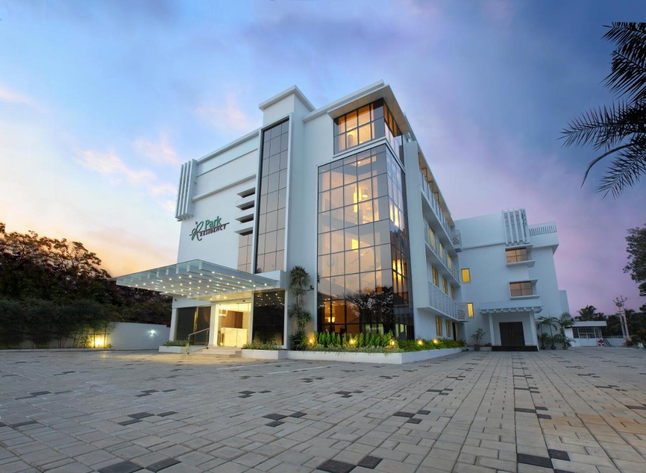Hotel Park Residency Adoor Adur Zewnętrze zdjęcie
